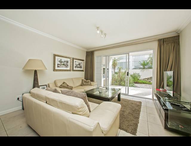 2 BEDROOM APARTMENT TO LET IN HYDE PARK